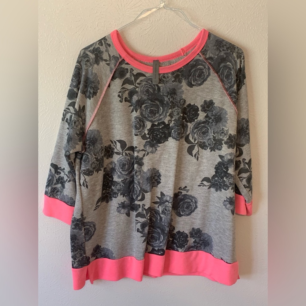 Cute sweatshirt with a pop of color. XL. Never worn.